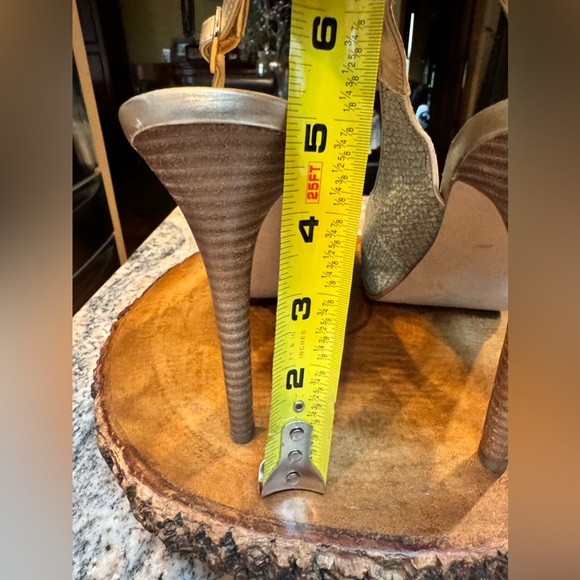 Guess stilleto slingback heels. Very pretty sage and gold colored. Size 10 - Picture 16 of 16